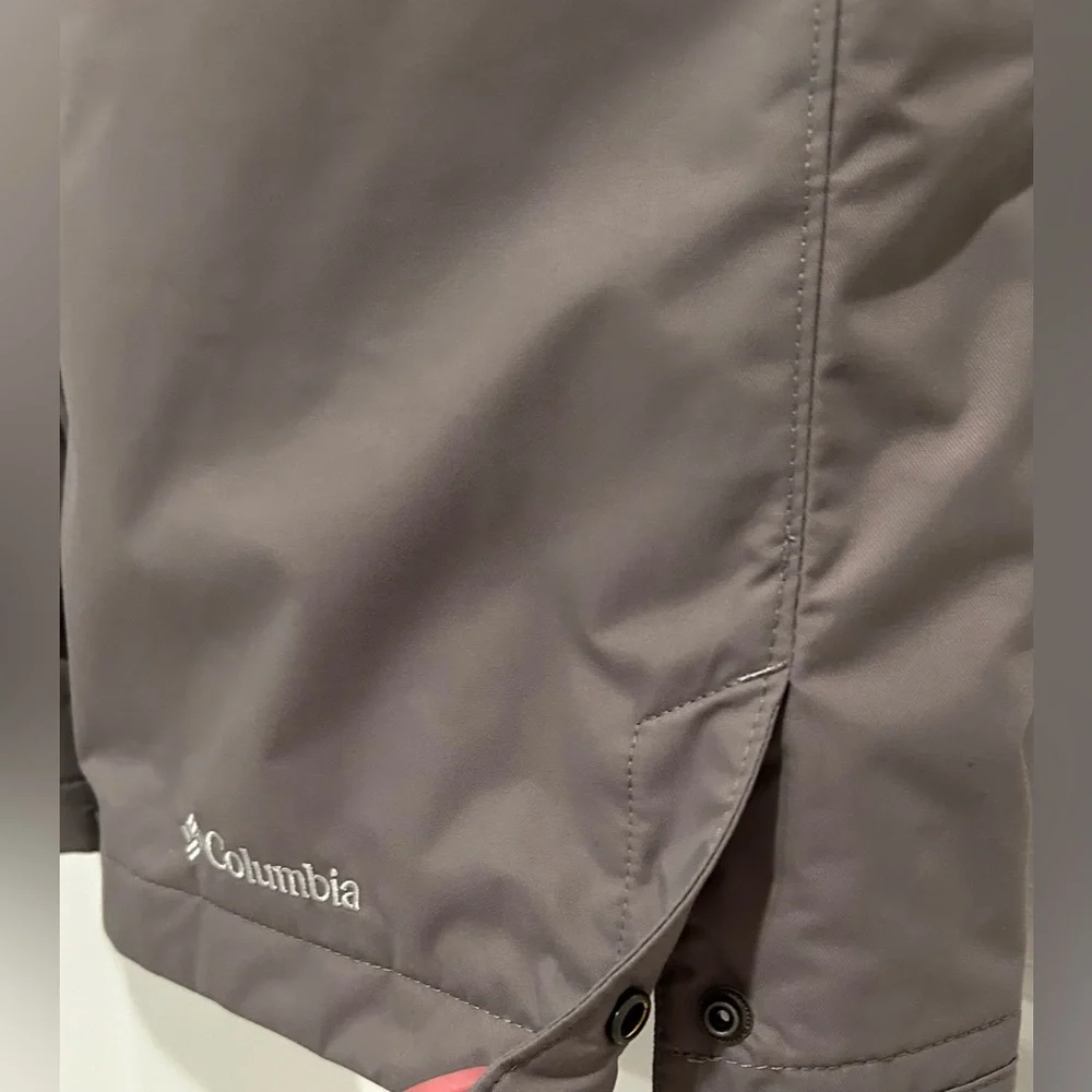 Columbia Men’s gray Arctic Trip ski pants. Omni heat. Waterproof. Size M.